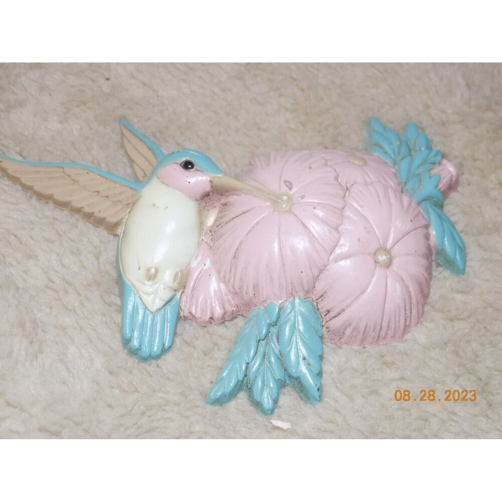 Vintage plastic hummingbird wall hanger USA